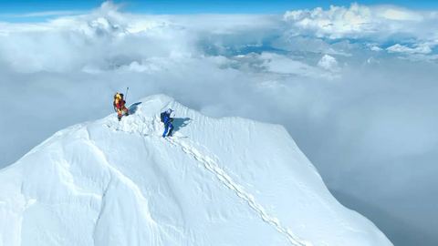 Zjechał na nartach z Mount Everestu