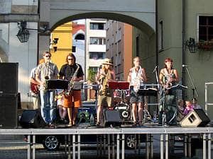 "Ratuszowe Lato" - występ Erna Band oraz Grupy Swingujacej