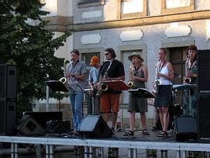 "Ratuszowe Lato" - występ Erna Band oraz Grupy Swingujacej