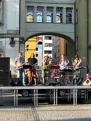 "Ratuszowe Lato" - występ Erna Band oraz Grupy Swingujacej
