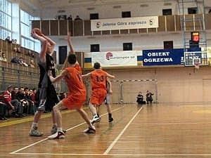 Sudety – Tarnovia – relacja i foto z meczu koszykówki