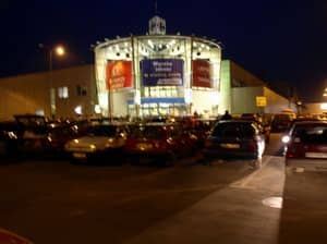 Carrefour stoi otworem...