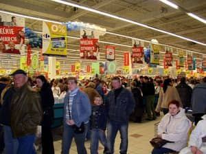 Carrefour stoi otworem...