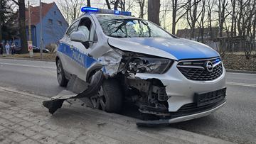 Kolizja radiowozu z Mercedesem
