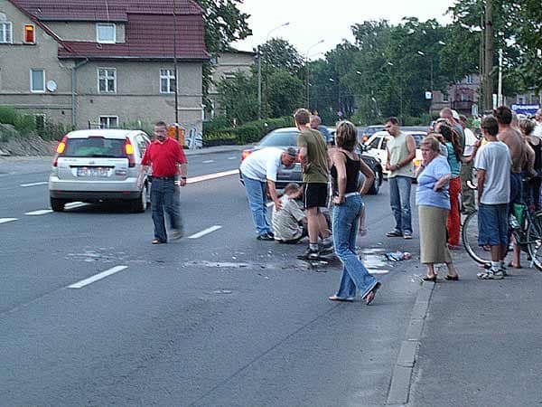 Potrącił pieszego - relacja z wypadku