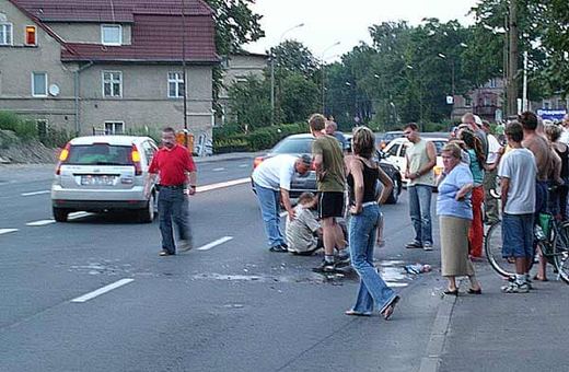 Potrącił pieszego - relacja z wypadku