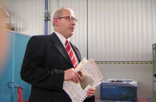 Dyrektor zakładu Domenico Schiavone