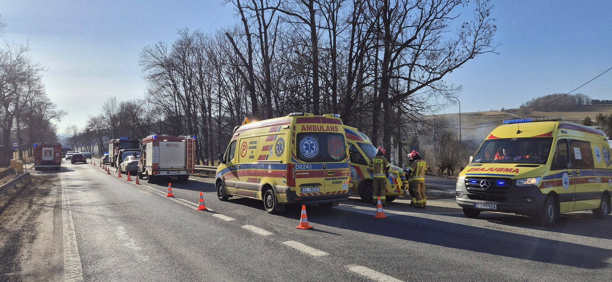 Ranni w wypadku busa z osobówką