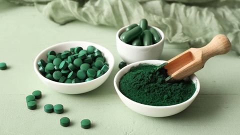Chlorella i spirulina razem – czy warto łączyć te superfoods?
