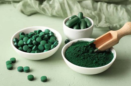Chlorella i spirulina razem – czy warto łączyć te superfoods?