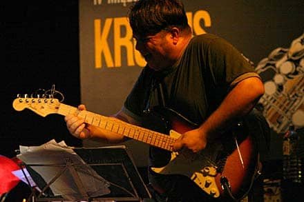 Steve Logan (bass) rewelayjnie zaspiewał w czwartkowy wieczór.
