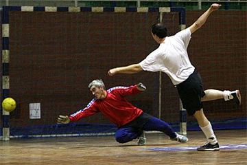 Remisy faworytów - Liga MOS`u w Futsalu