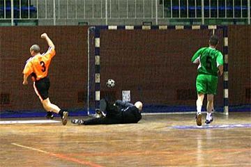 Remisy faworytów - Liga MOS`u w Futsalu