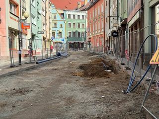 Kładą kostkę na Mrocznej