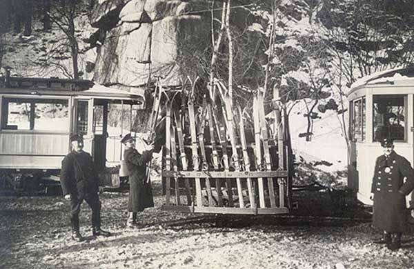 Podobnie w przy nordische Blockhaus (pawilon Norweski w parku Norweskim).