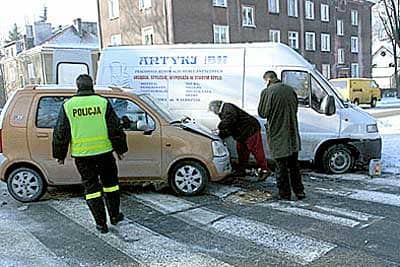 Kierowcy oceniają straty.