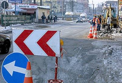 Usuwanie awarii utrudniło na kilka godzin ruch na ulicy Wincentego Pola.