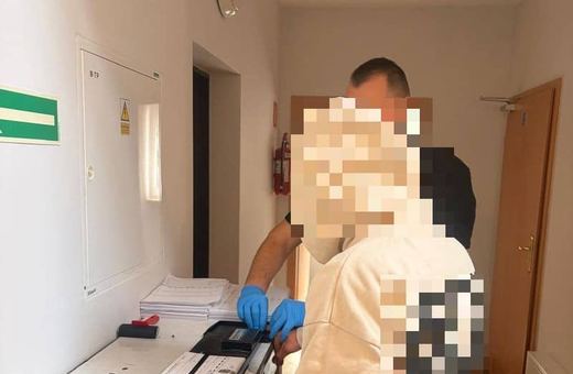 Nerwowe zachowanie zwróciło uwagę policjantów
