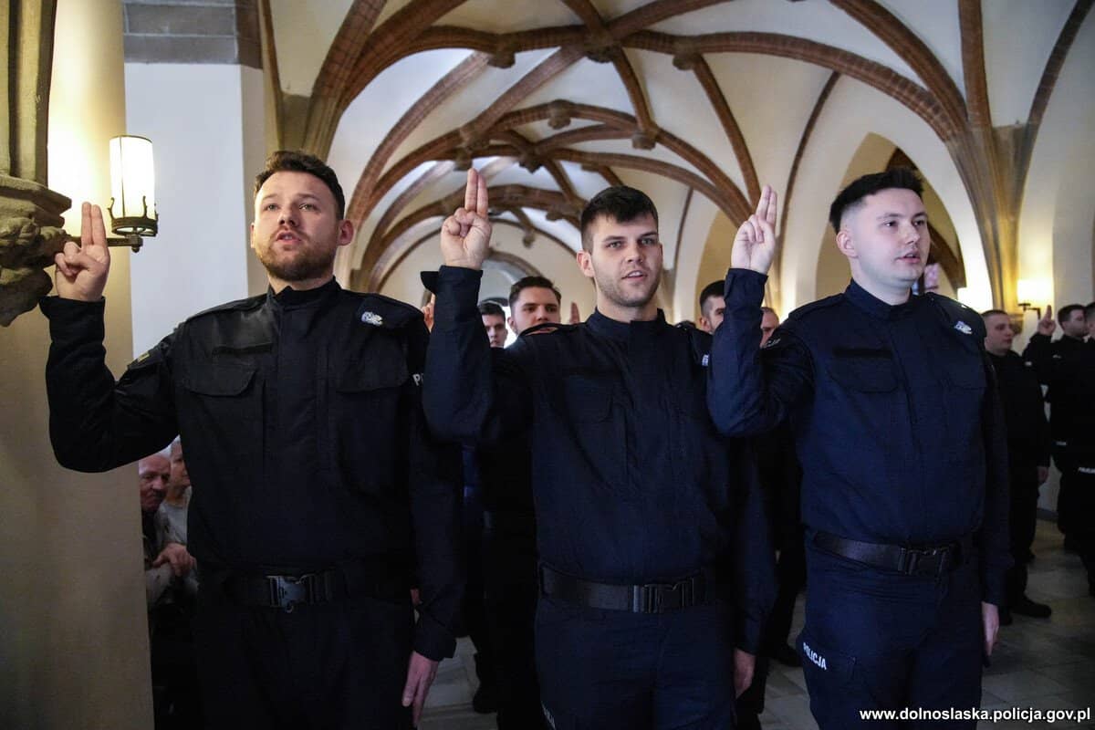Pięcioro nowych policjantów w Jeleniej Górze