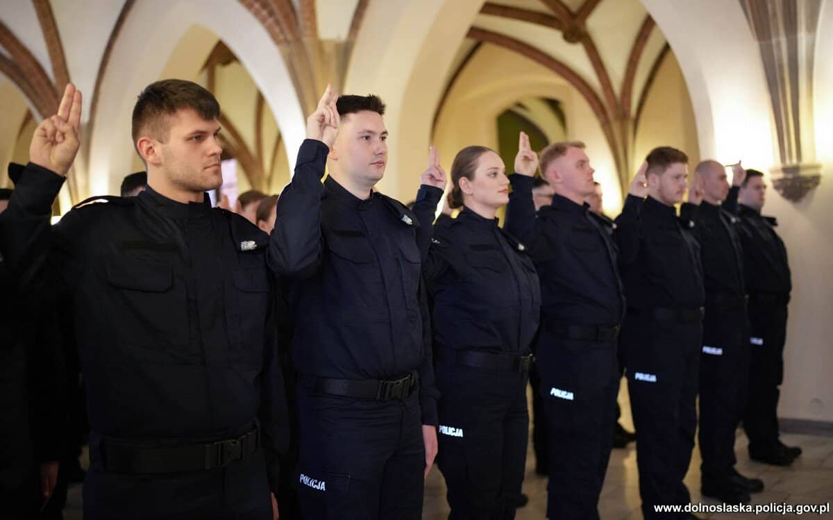 Pięcioro nowych policjantów w Jeleniej Górze