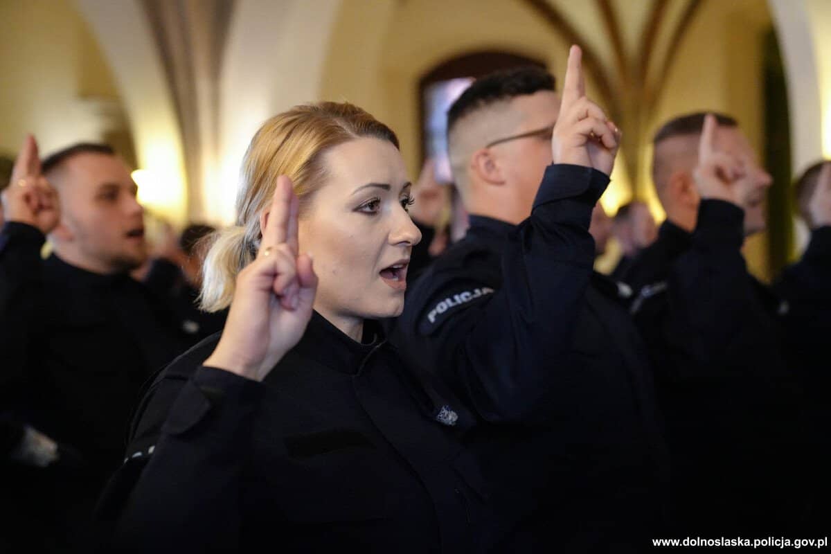 Pięcioro nowych policjantów w Jeleniej Górze
