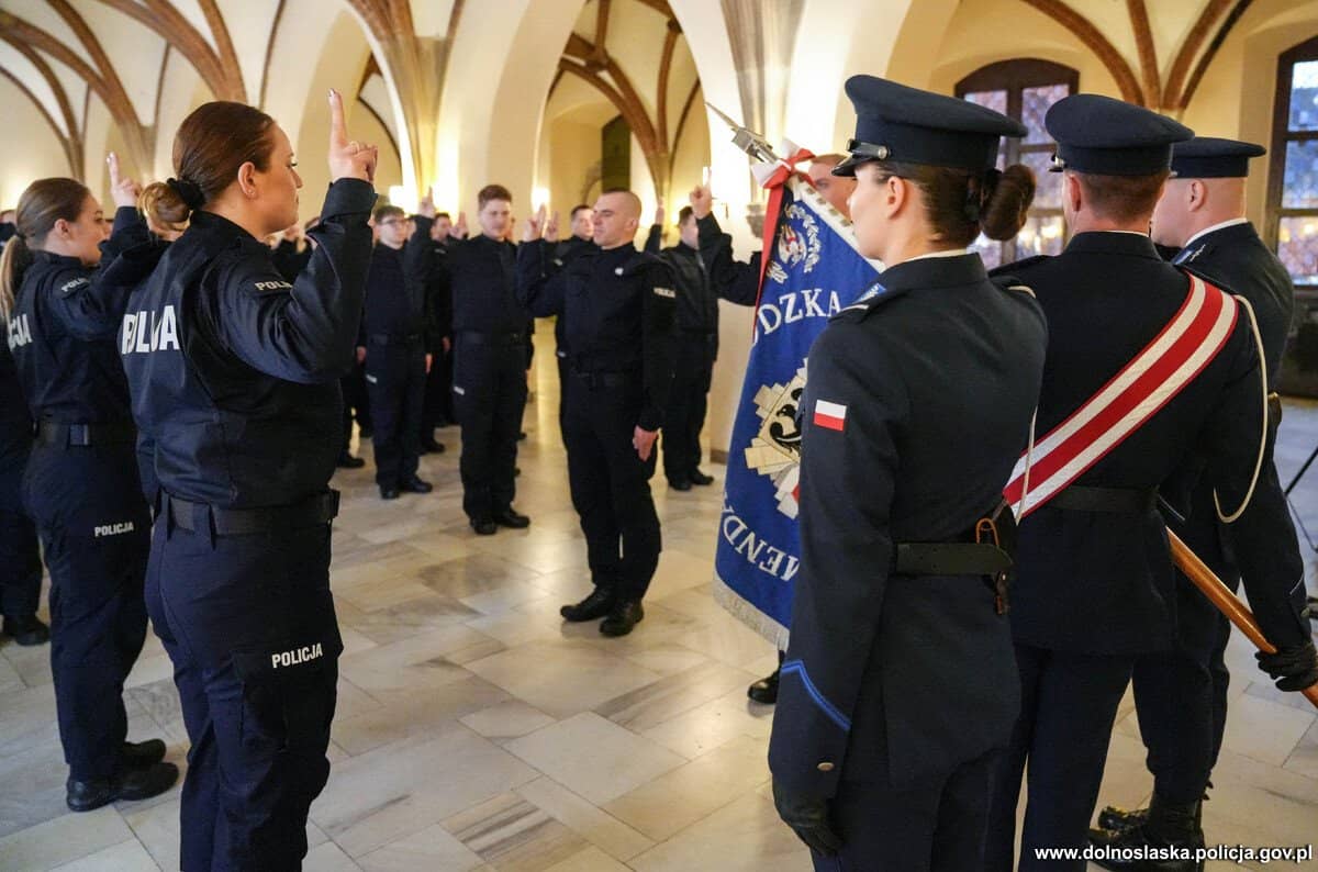 Pięcioro nowych policjantów w Jeleniej Górze
