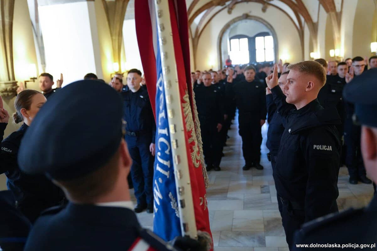 Pięcioro nowych policjantów w Jeleniej Górze