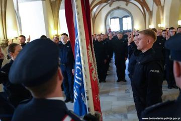 Pięcioro nowych policjantów w Jeleniej Górze