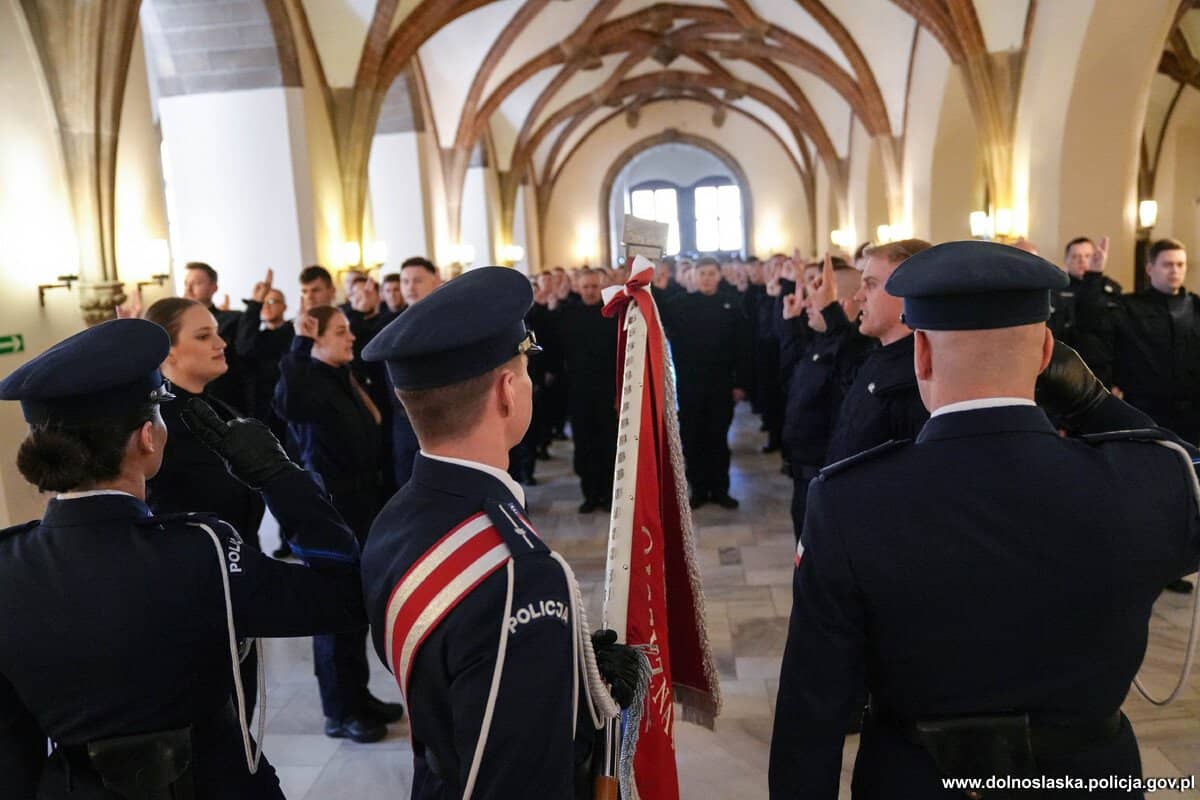 Pięcioro nowych policjantów w Jeleniej Górze