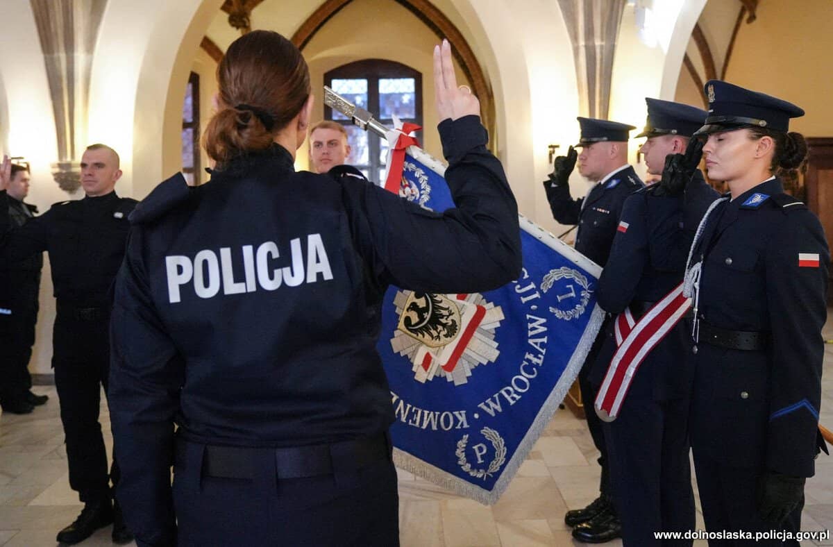 Pięcioro nowych policjantów w Jeleniej Górze