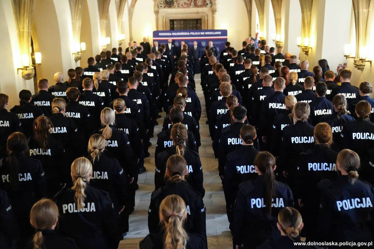 Pięcioro nowych policjantów w Jeleniej Górze
