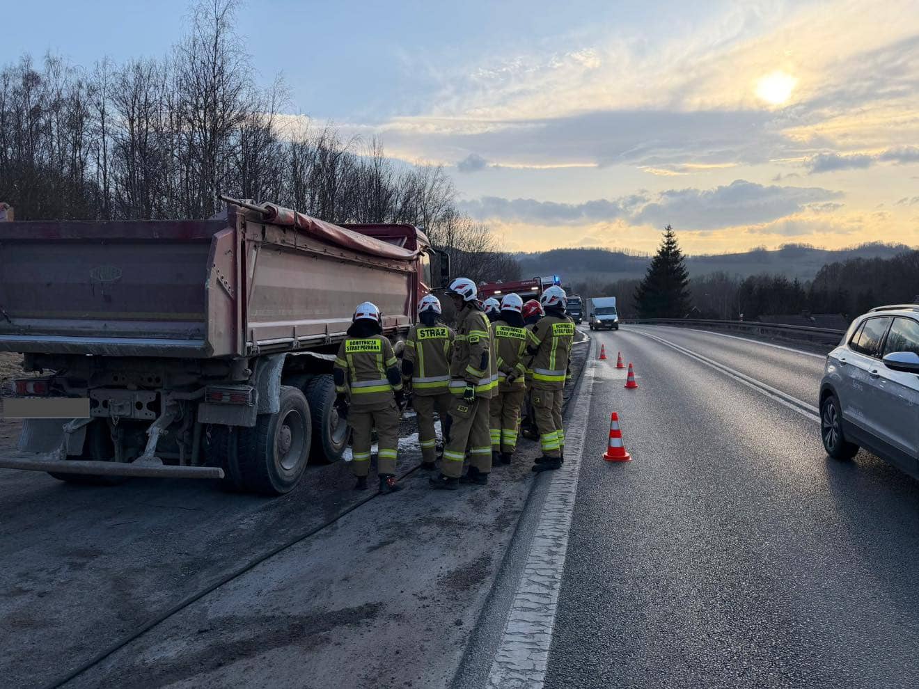 Pożar ciężarówki na drodze do Jeleniej Góry