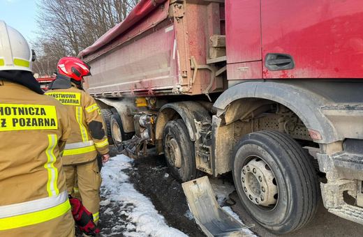 Pożar ciężarówki na drodze do Jeleniej Góry