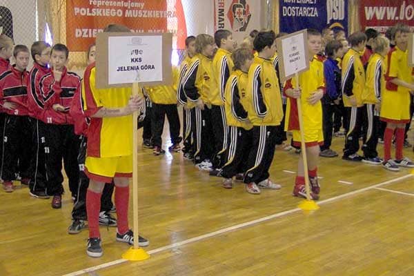 Narybek futbolu dobrze sobie radzi