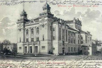 Na teatr z ukosa