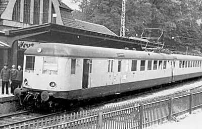 W latach 30-tych ubiegłego wieku kursowały tam składy elektryczne.