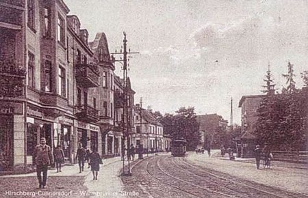 Polna droga prowadząca do Jaegerstrasse (Wyczółkowskiego). Dziś stoją tu domy osiedla dla pracowników „Celwiskozy”.