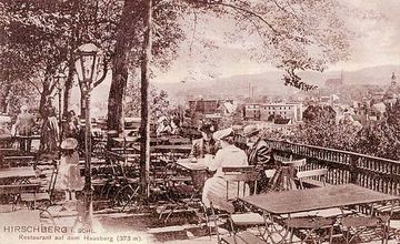 Restauracja na Hausbergu. W tle - Jelenia Góra.