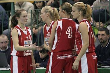 Podziękowania koszykarek AZS za głośny doping.