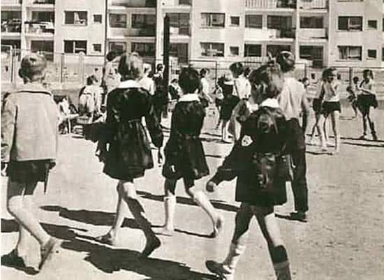 Może ideałem pracowników oświaty jest powrót do sztywnego stylu z lat 80. ubiegłego wieku?
