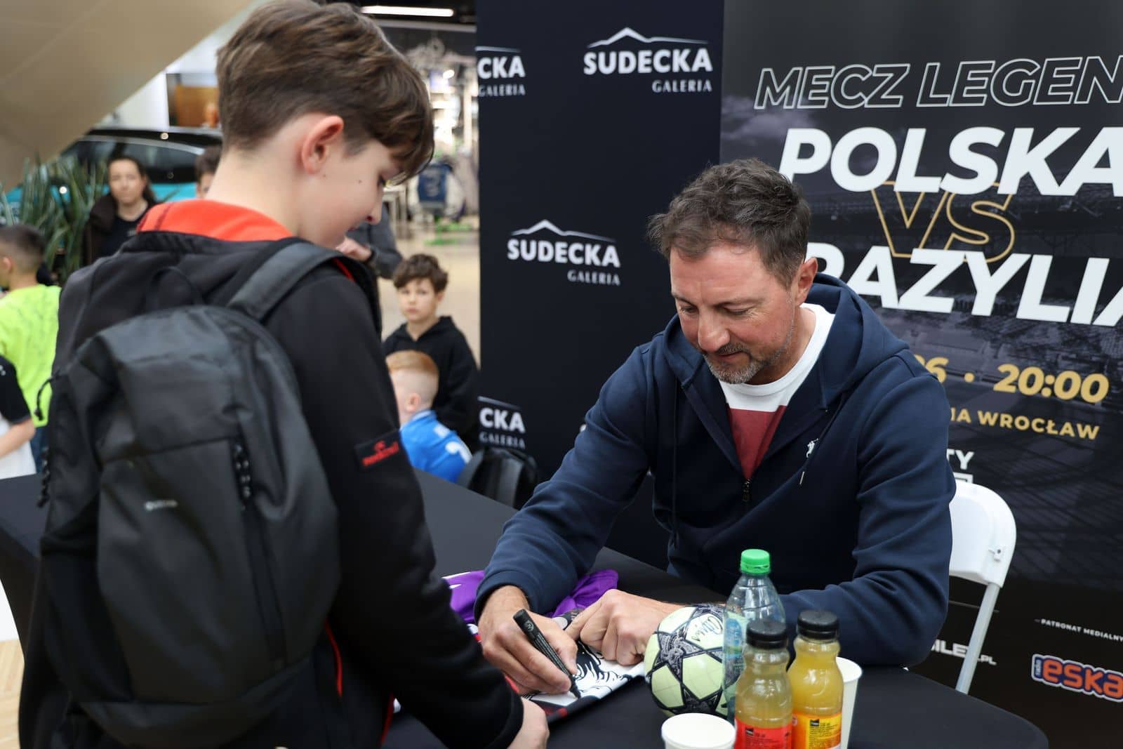 Tłumy na spotkaniu z legendarnym bramkarzem