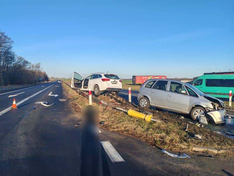 Opel wymusił pierwszeństwo – dziecko w szpitalu
