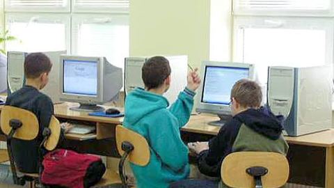 Gimnazjaliści będą składali dokumenty za pośrdnictwem sieci.
