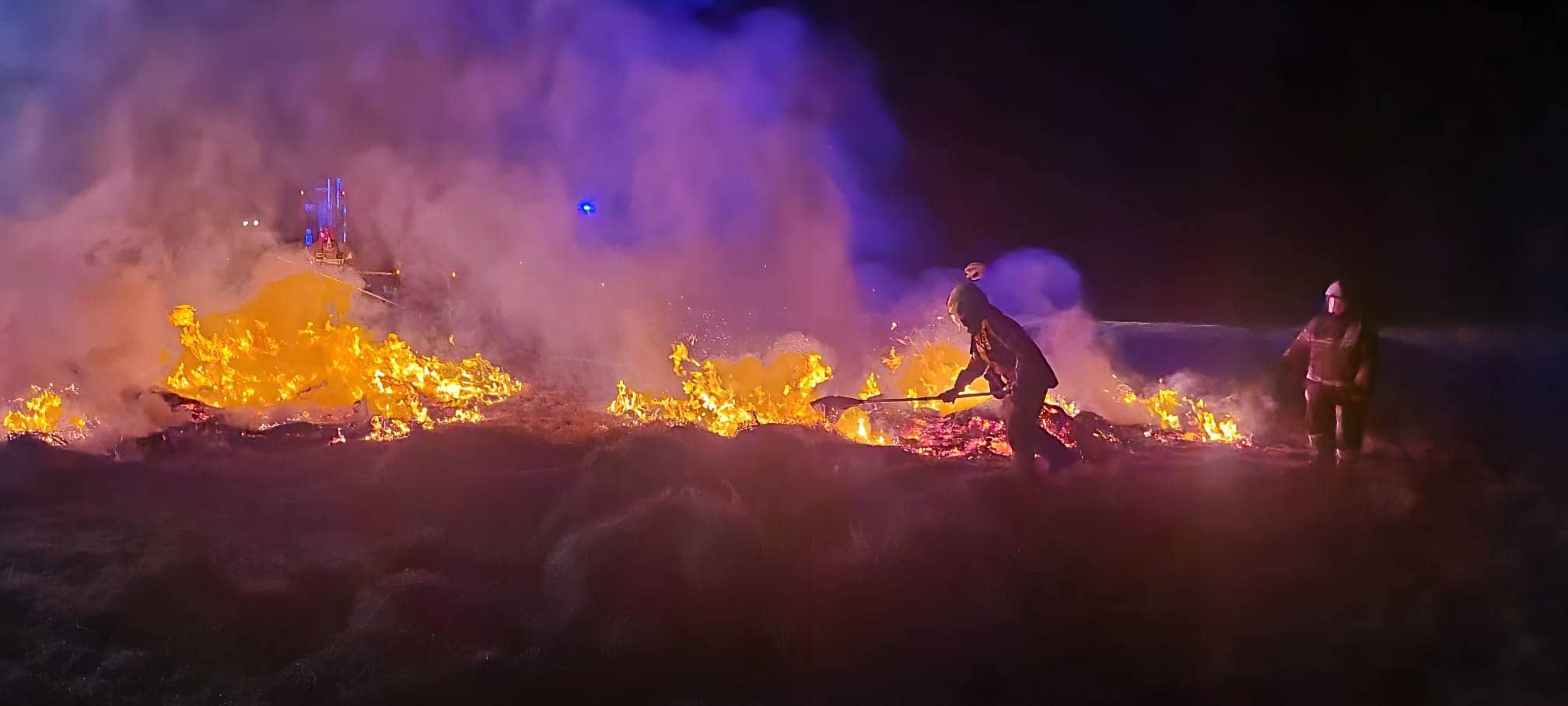 Nocna walka strażaków