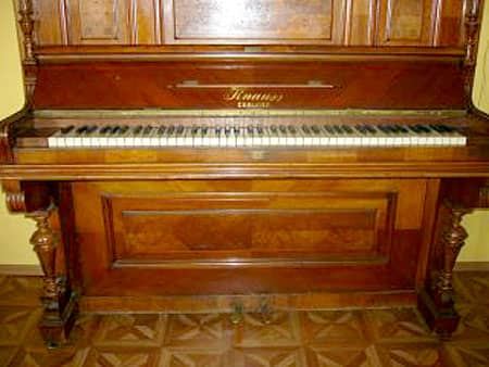 Przemytnicy usiłowali wywieźć stary instrument. Na szczęście bezskutecznie.