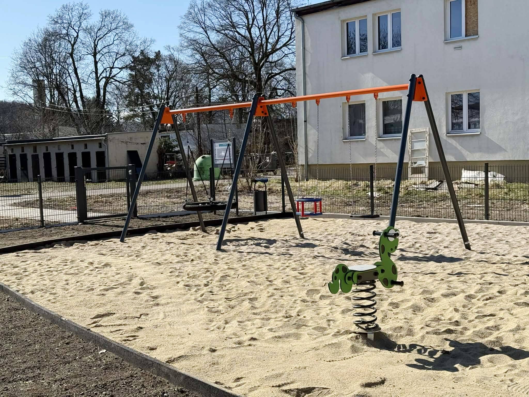 Plac zabaw prawie gotowy