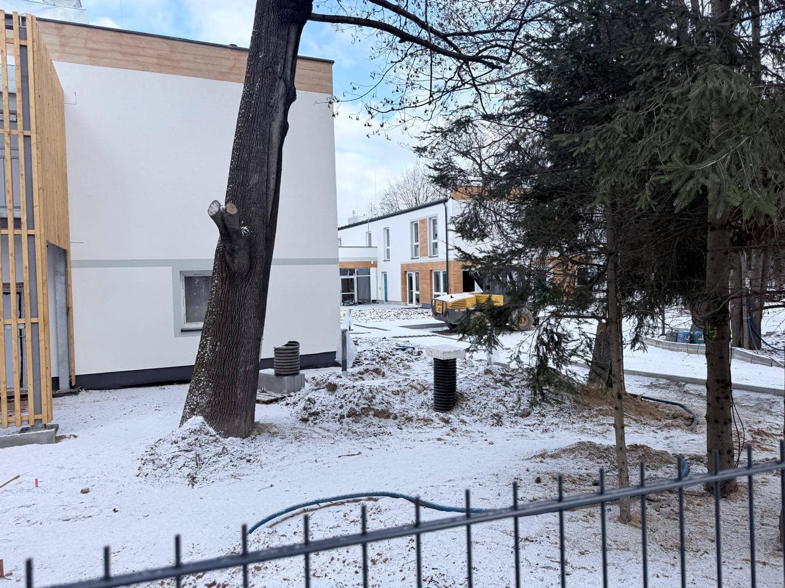 Budowa centrum opieki na finiszu