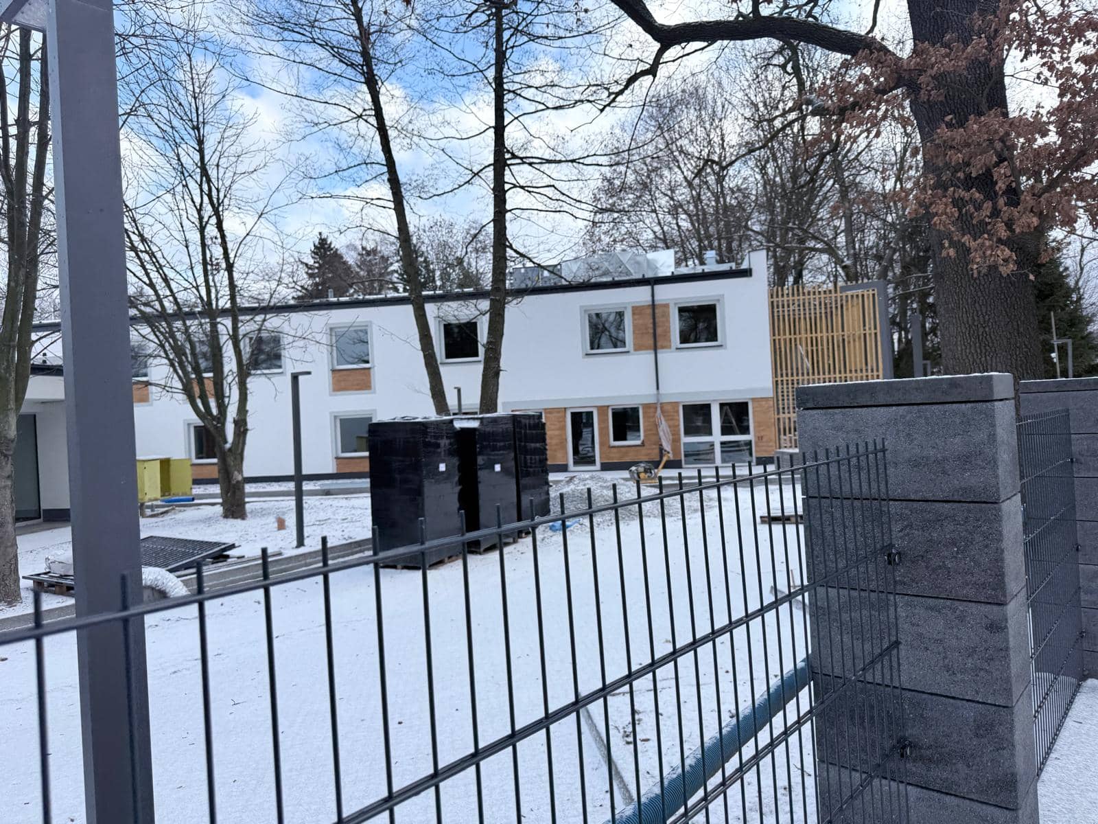 Budowa centrum opieki na finiszu