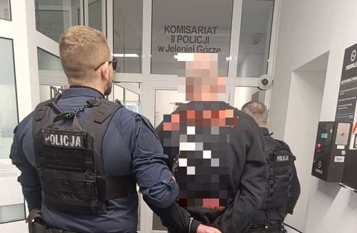 Z wiatrówką w dłoni groził sąsiadom pozbawieniem życia