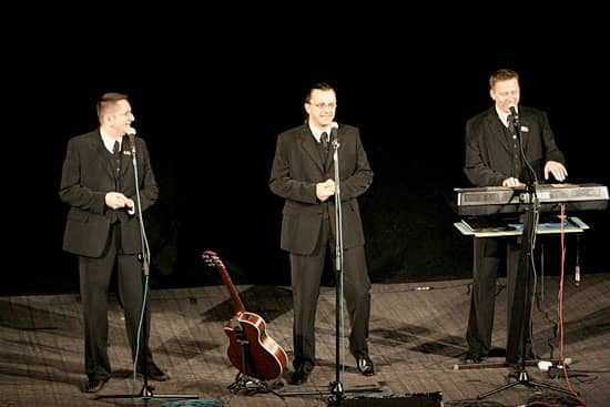 Artyści na teatralnej scenie.